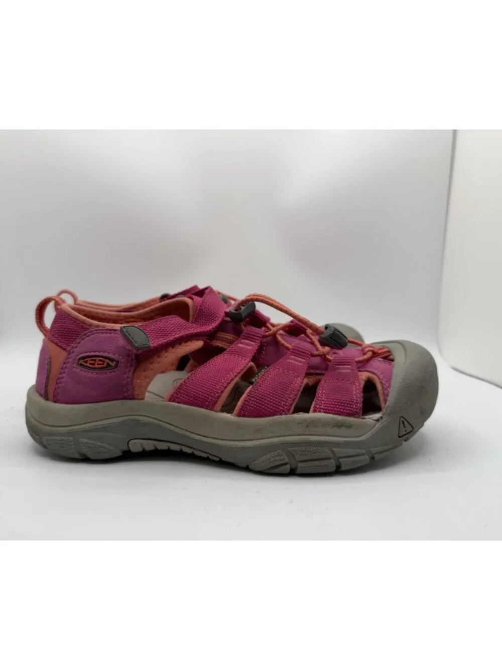 Keen Kids' Newport H2 Water Sandals Size 4 Very Berry Closed Toe Hybrid Shoes